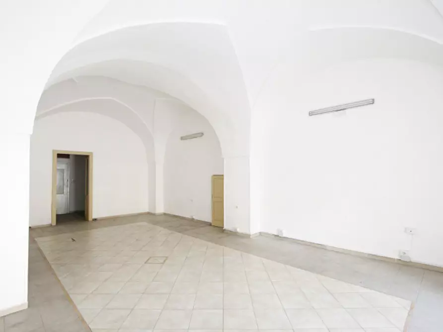 Immagine 3 di Negozio in vendita  in Via Roma a Matino