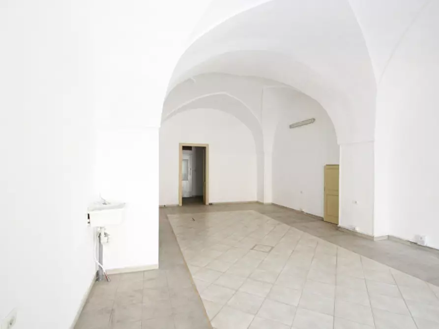 Immagine 4 di Negozio in vendita  in Via Roma a Matino