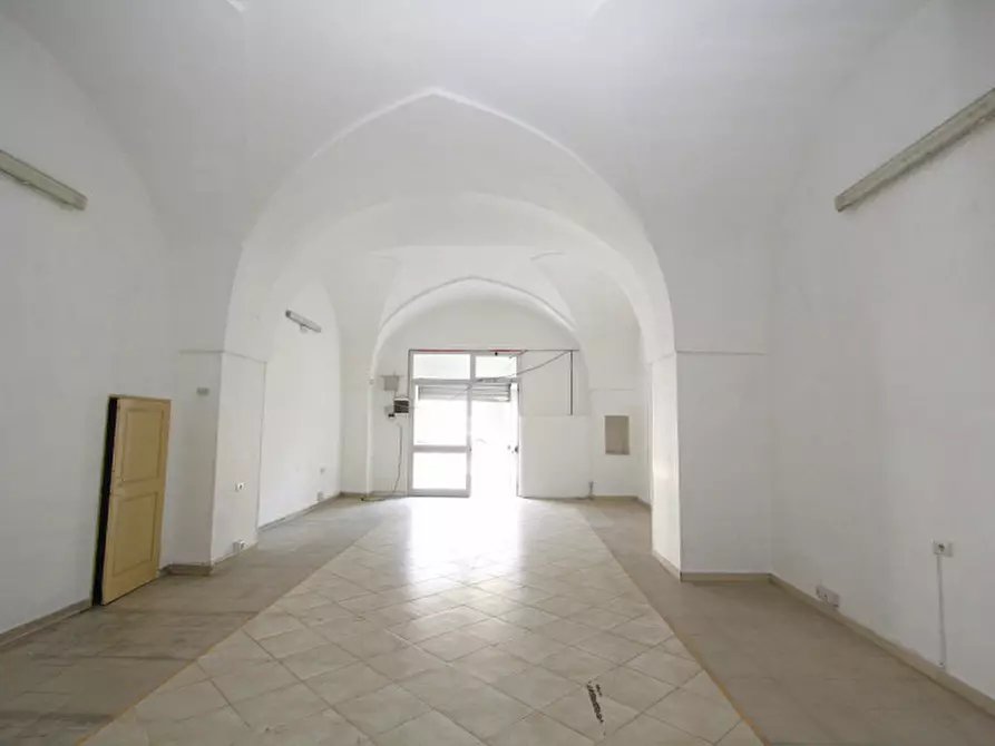 Immagine 5 di Negozio in vendita  in Via Roma a Matino