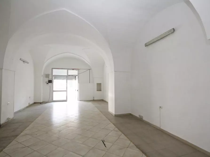 Immagine 6 di Negozio in vendita  in Via Roma a Matino