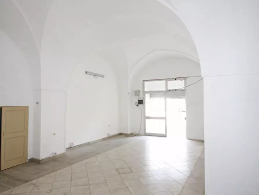 Immagine 7 di Negozio in vendita  in Via Roma a Matino