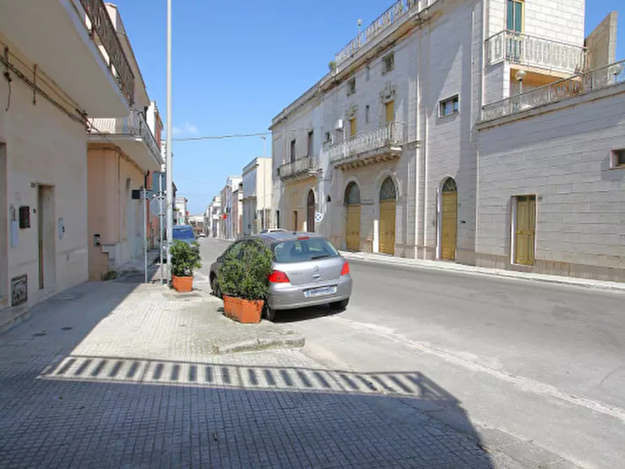 Immagine 31 di Negozio in vendita  in Via Roma a Matino