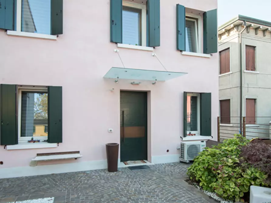Immagine 2 di Casa indipendente in vendita  a Noale