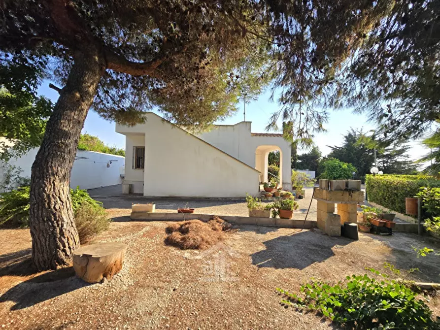Immagine 1 di Villa in vendita  in via dei garofani 17 a Lecce