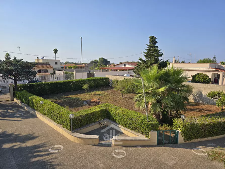Immagine 5 di Villa in vendita  in via dei garofani 17 a Lecce