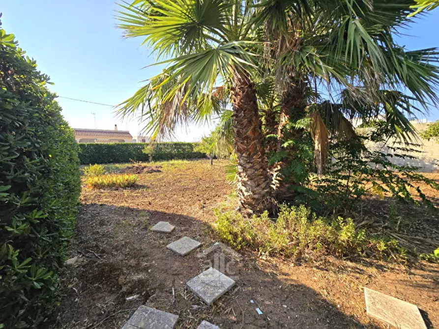 Immagine 6 di Villa in vendita  in via dei garofani 17 a Lecce