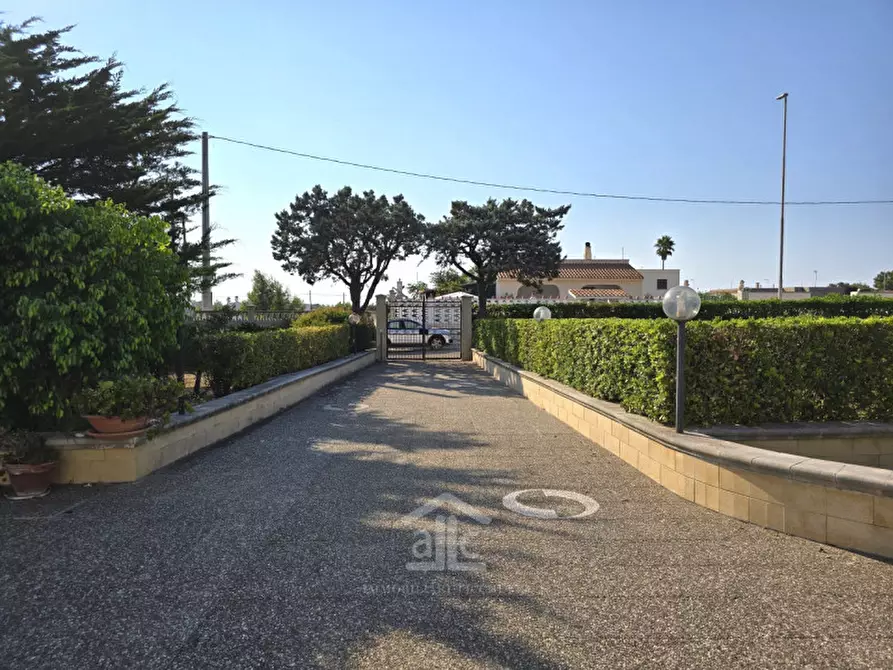 Immagine 8 di Villa in vendita  in via dei garofani 17 a Lecce