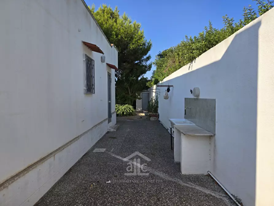 Immagine 10 di Villa in vendita  in via dei garofani 17 a Lecce