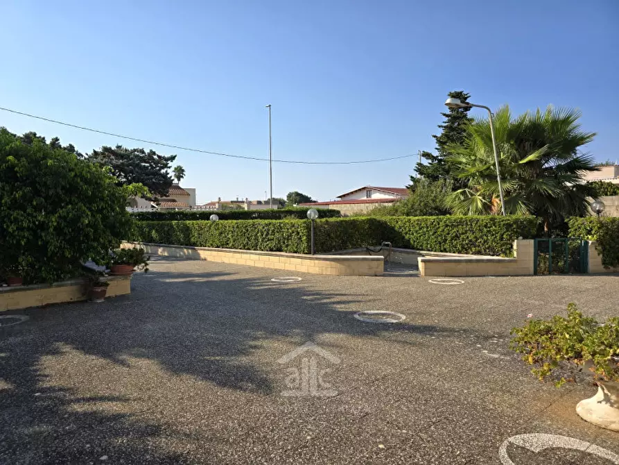 Immagine 11 di Villa in vendita  in via dei garofani 17 a Lecce