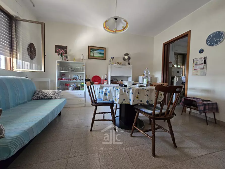 Immagine 18 di Villa in vendita  in via dei garofani 17 a Lecce