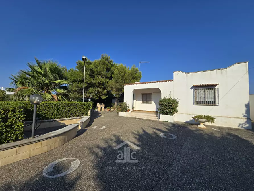 Immagine 33 di Villa in vendita  in via dei garofani 17 a Lecce