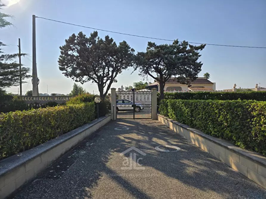 Immagine 37 di Villa in vendita  in via dei garofani 17 a Lecce