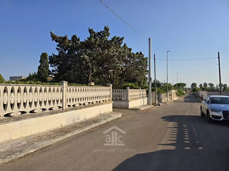 Immagine 40 di Villa in vendita  in via dei garofani 17 a Lecce