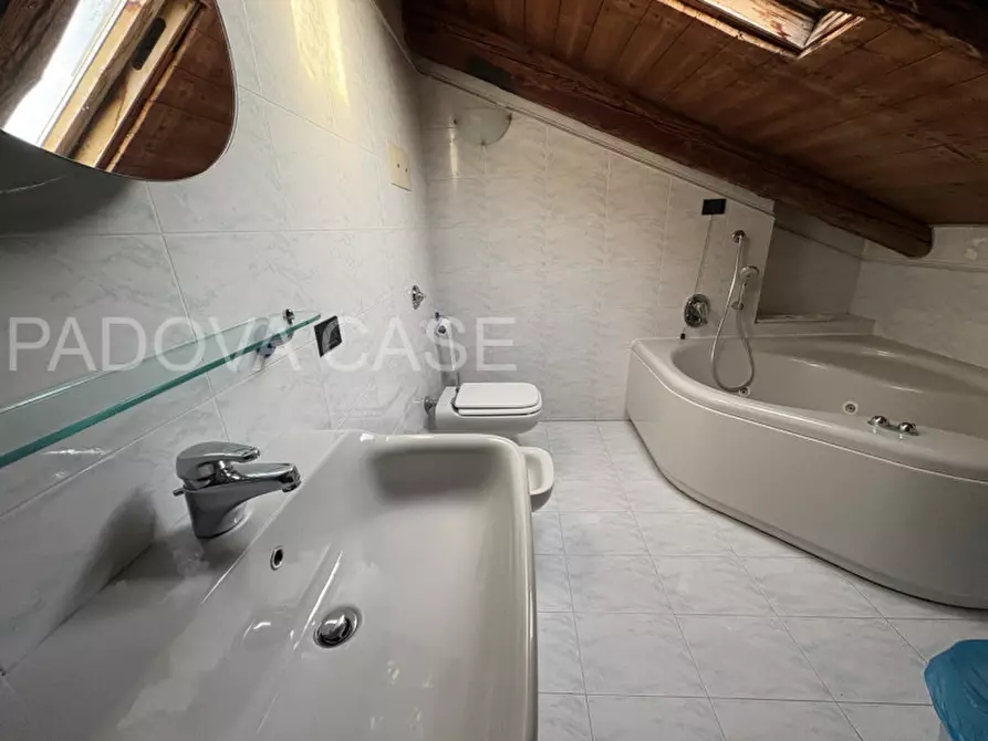 Immagine 10 di Attico in vendita  in via beltrame a Padova