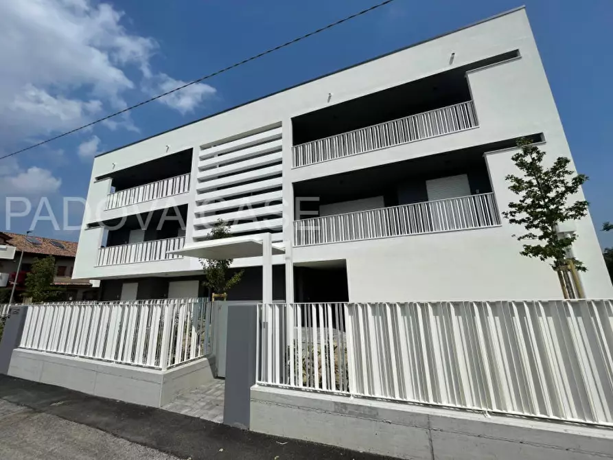 Immagine 9 di Appartamento in vendita  in via comino a Padova