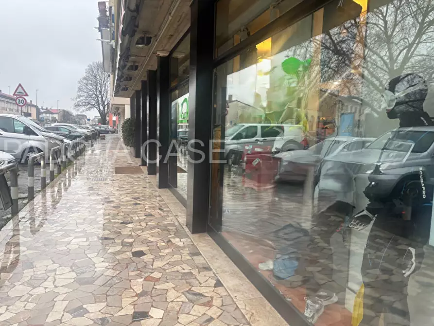 Immagine 5 di Negozio in vendita  in Via Romana Aponense a Padova