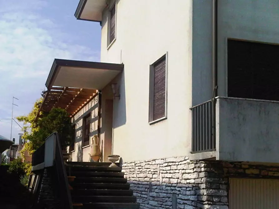 Immagine 5 di Villa in vendita  in perugino a Padova