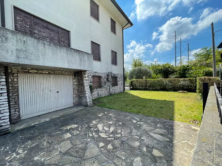 Immagine 14 di Villa in vendita  in perugino a Padova