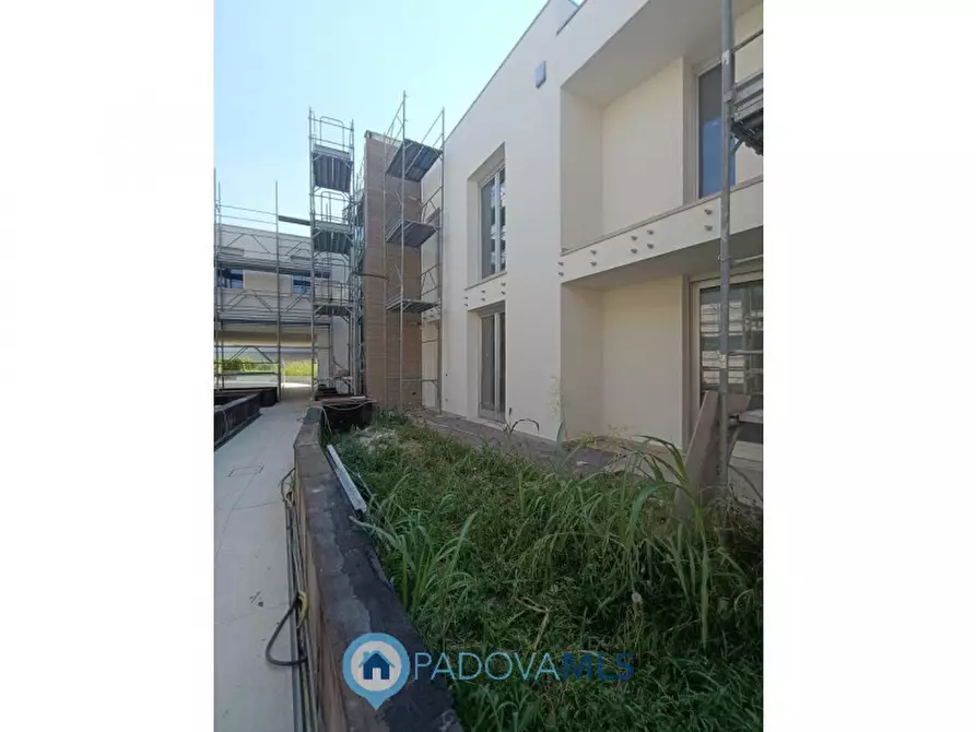 Immagine 1 di Villetta a schiera in vendita  in Via del Commissario a Padova