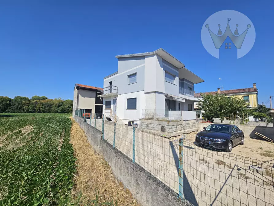 Immagine 8 di Appartamento in vendita  in via Roma 32 a Turriaco