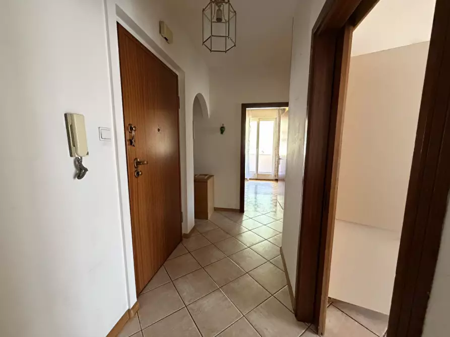 Immagine 2 di Appartamento in vendita  in Via Dolomiti - Dolomitenstraße a Bolzano