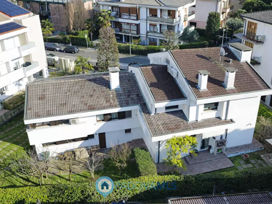 Immagine 33 di Villa in vendita  in Via Sebastiano Giacomelli a Padova