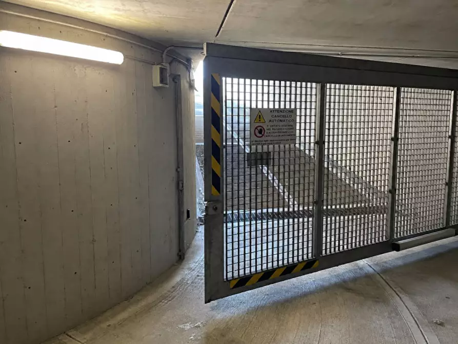 Immagine 6 di Posto auto in affitto  in Via Venezia a Padova