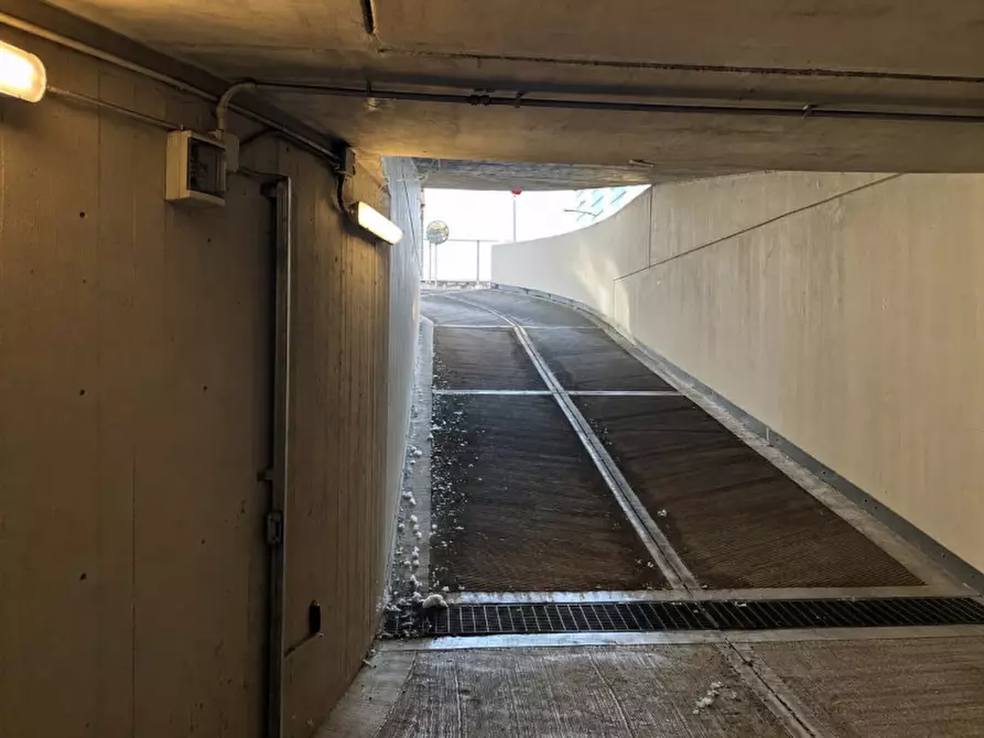 Immagine 5 di Posto auto in affitto  in Via Venezia a Padova