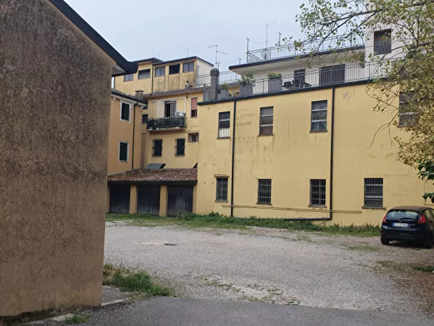 Immagine 18 di Appartamento in vendita  in Via Ognibene 5 a Lonigo