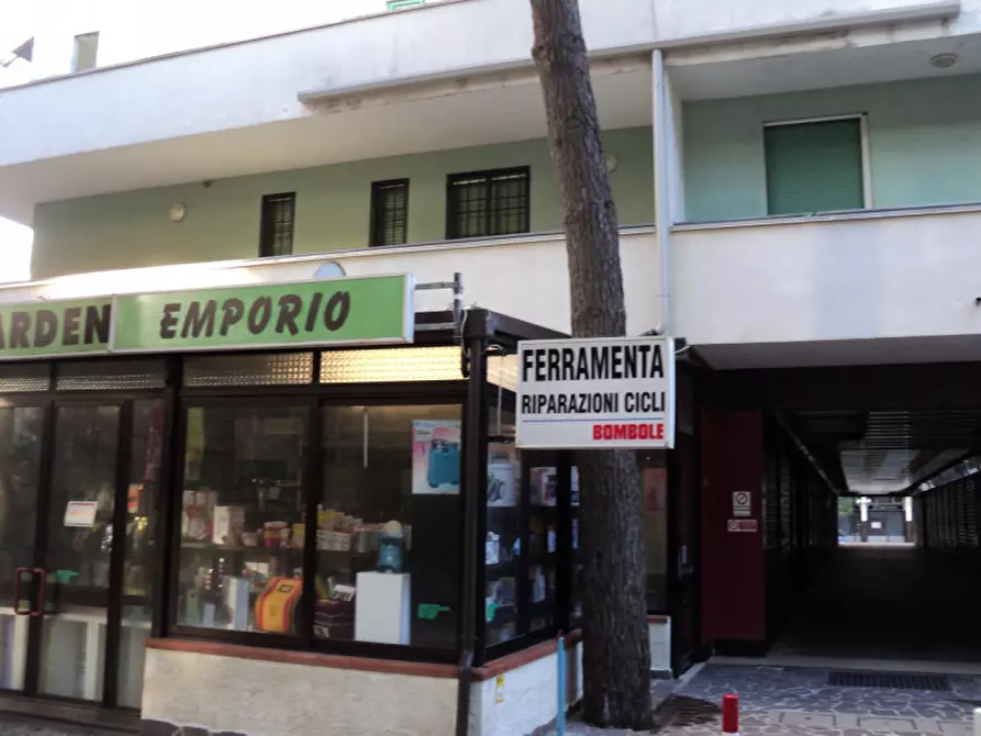 Immagine 8 di Attività commerciale in vendita  in Viale dei Pini a Comacchio