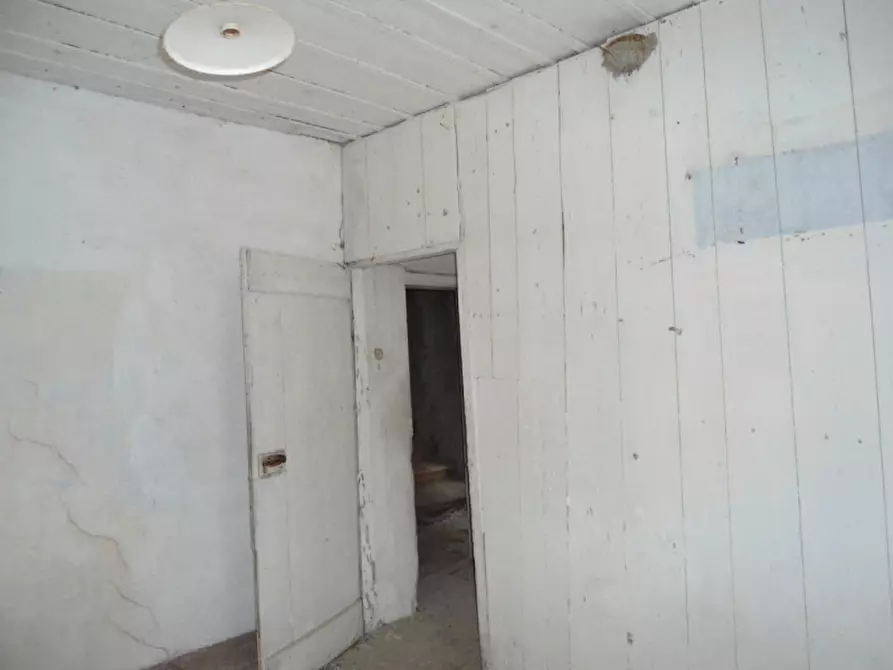 Immagine 8 di Rustico / casale in vendita  in Via Vara, 25 a Varese Ligure