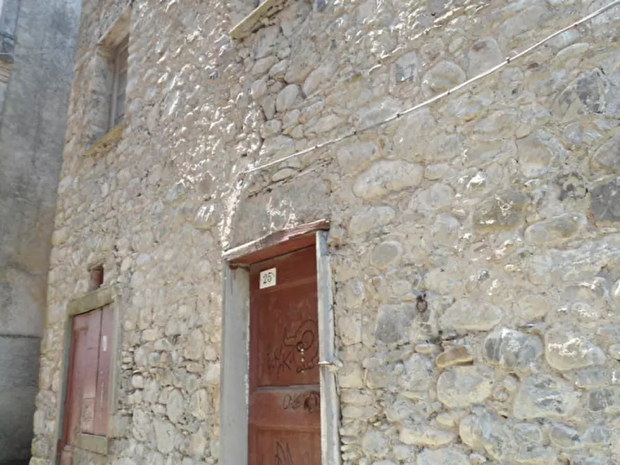 Immagine 12 di Rustico / casale in vendita  in Via Vara, 25 a Varese Ligure