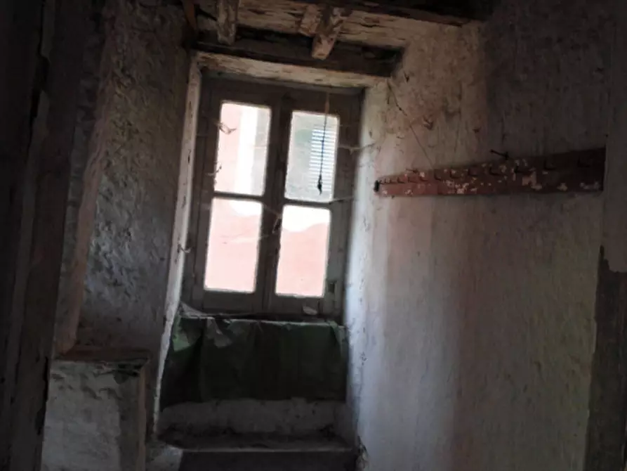 Immagine 15 di Rustico / casale in vendita  in Via Vara, 25 a Varese Ligure