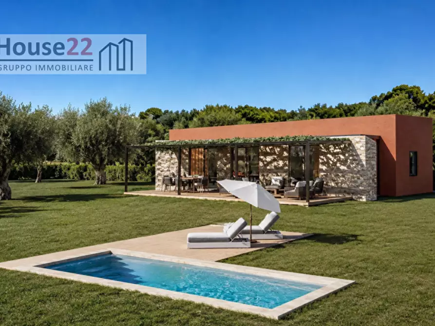 Immagine 1 di Villa in vendita  in strada vicinale foresta 1 a Cutrofiano