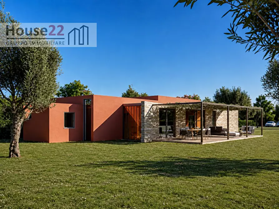 Immagine 2 di Villa in vendita  in strada vicinale foresta 1 a Cutrofiano