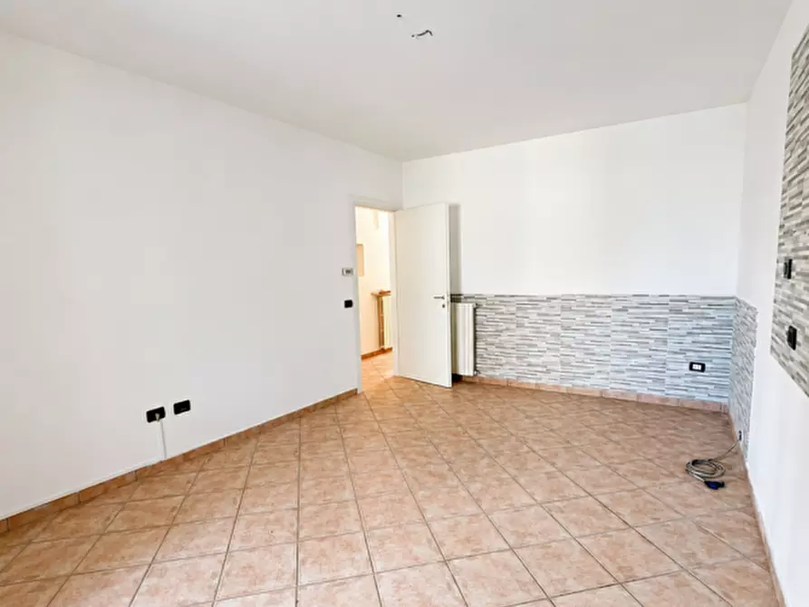Immagine 4 di Villetta a schiera in vendita  in Via Quattro Novembre a Casalmoro