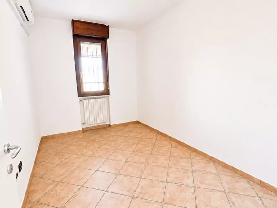 Immagine 8 di Villetta a schiera in vendita  in Via Quattro Novembre a Casalmoro