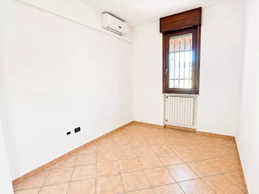 Immagine 9 di Villetta a schiera in vendita  in Via Quattro Novembre a Casalmoro