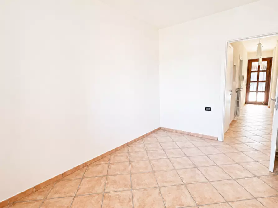 Immagine 10 di Villetta a schiera in vendita  in Via Quattro Novembre a Casalmoro