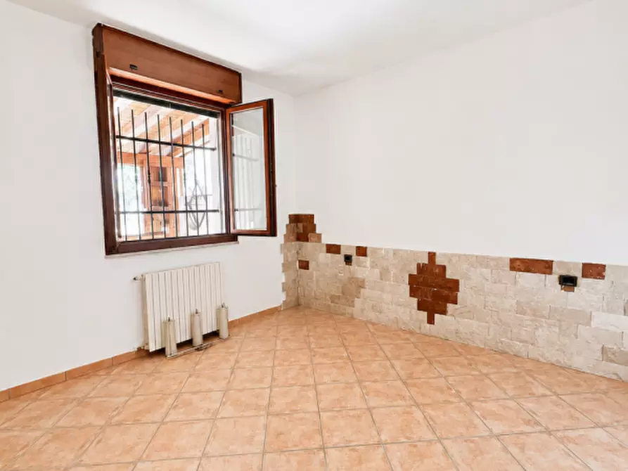 Immagine 12 di Villetta a schiera in vendita  in Via Quattro Novembre a Casalmoro