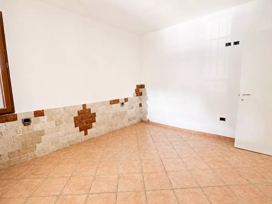 Immagine 13 di Villetta a schiera in vendita  in Via Quattro Novembre a Casalmoro
