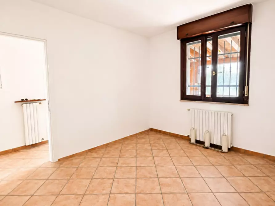Immagine 15 di Villetta a schiera in vendita  in Via Quattro Novembre a Casalmoro