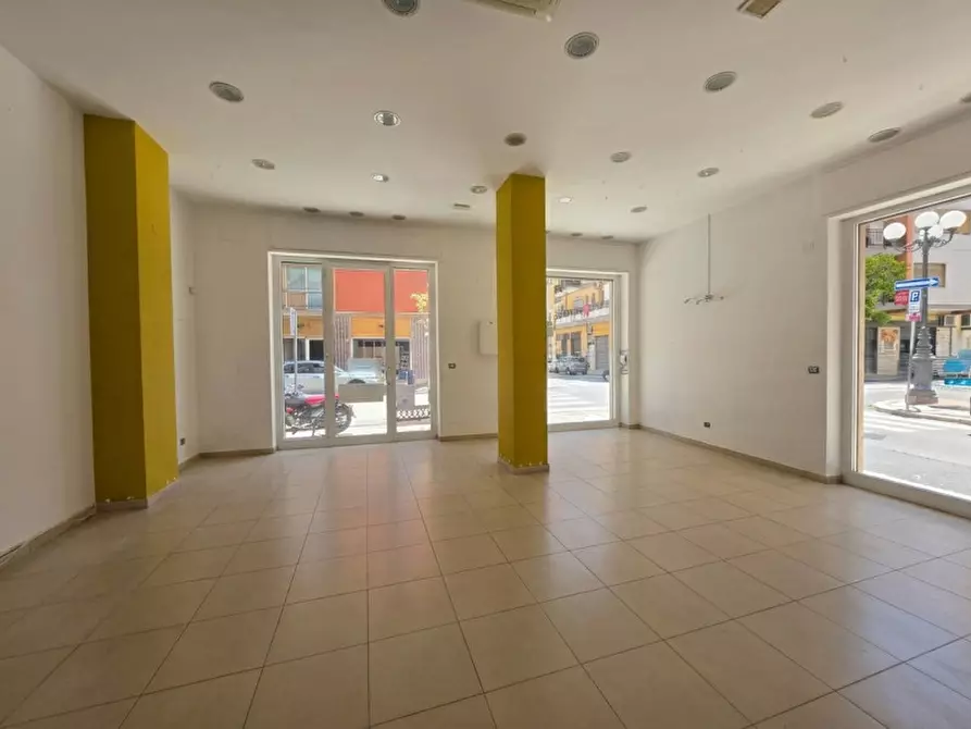 Immagine 5 di Attività commerciale in affitto  a Bisceglie