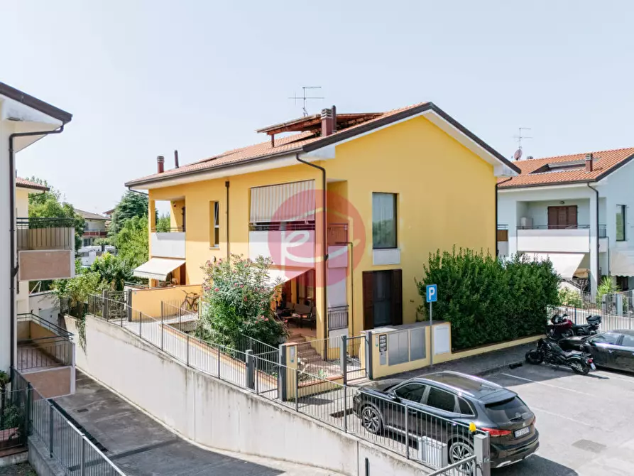 Immagine 1 di Appartamento in vendita  a Santarcangelo Di Romagna
