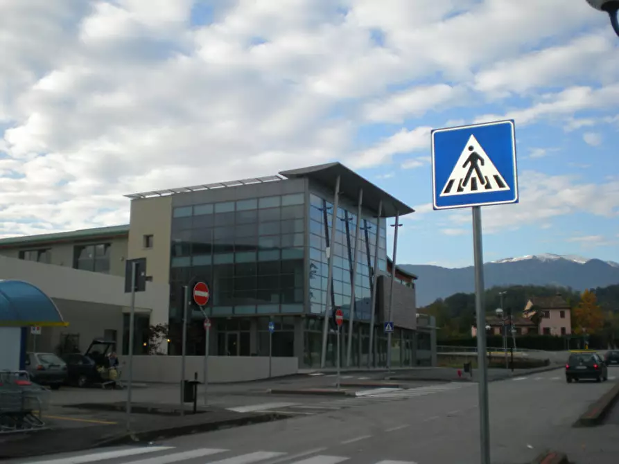 Immagine 2 di Negozio in affitto  in Via Gaidola 22 a Fonte