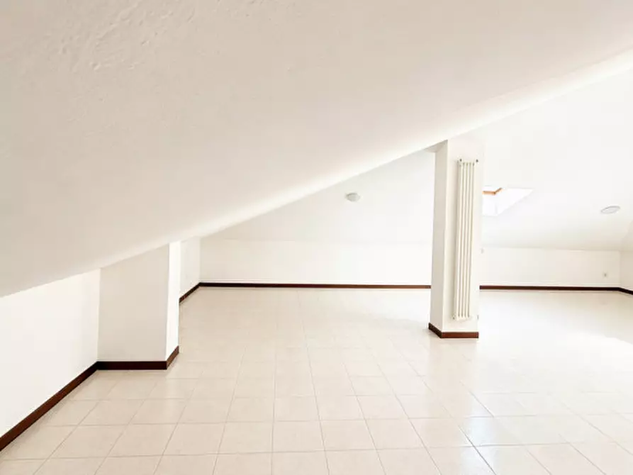 Immagine 21 di Appartamento in vendita  in Via Roma a Urbana