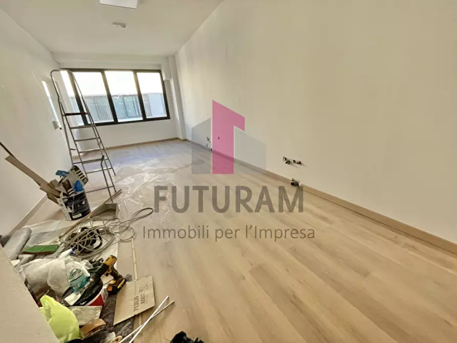 Immagine 15 di Laboratorio in affitto  a Camisano Vicentino