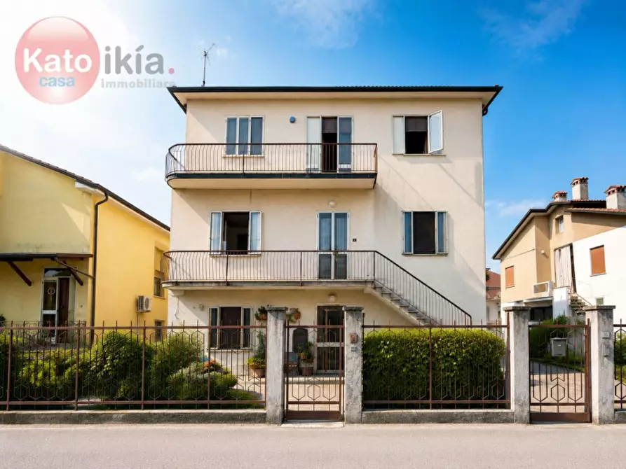 Immagine 1 di Appartamento in vendita  in Via Quattro Novembre a Torri Di Quartesolo