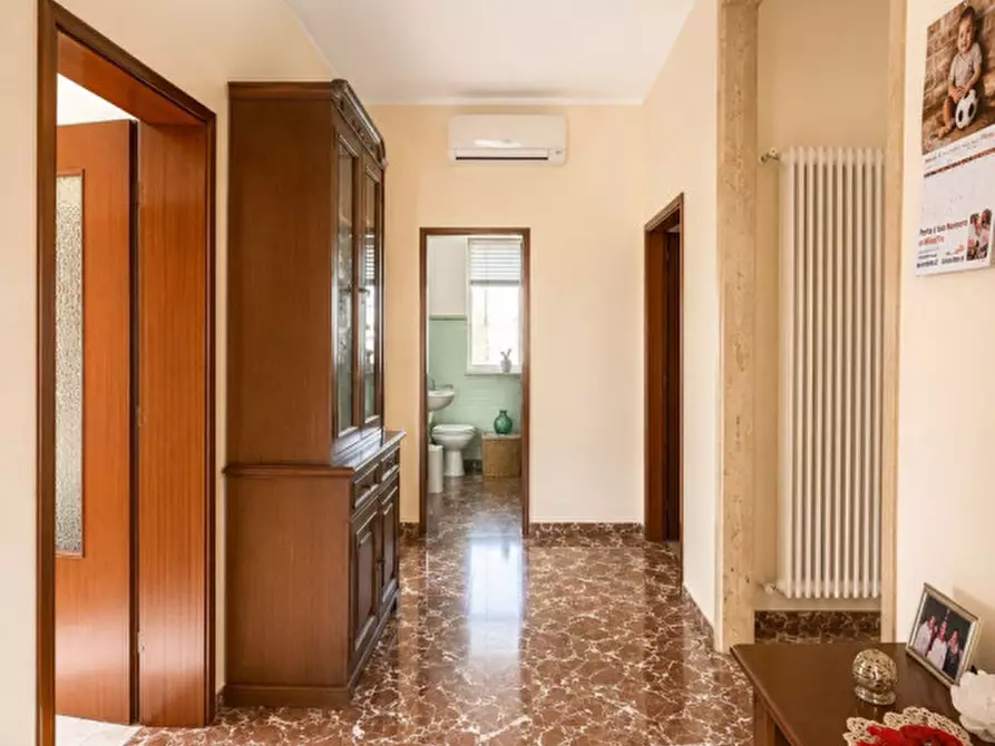 Immagine 5 di Appartamento in vendita  in Via Quattro Novembre a Torri Di Quartesolo
