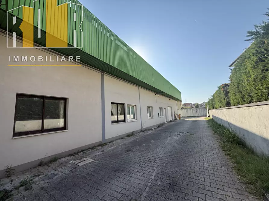 Immagine 3 di Loft/Open space in vendita  in Via Giuseppe Mazzini a Saonara